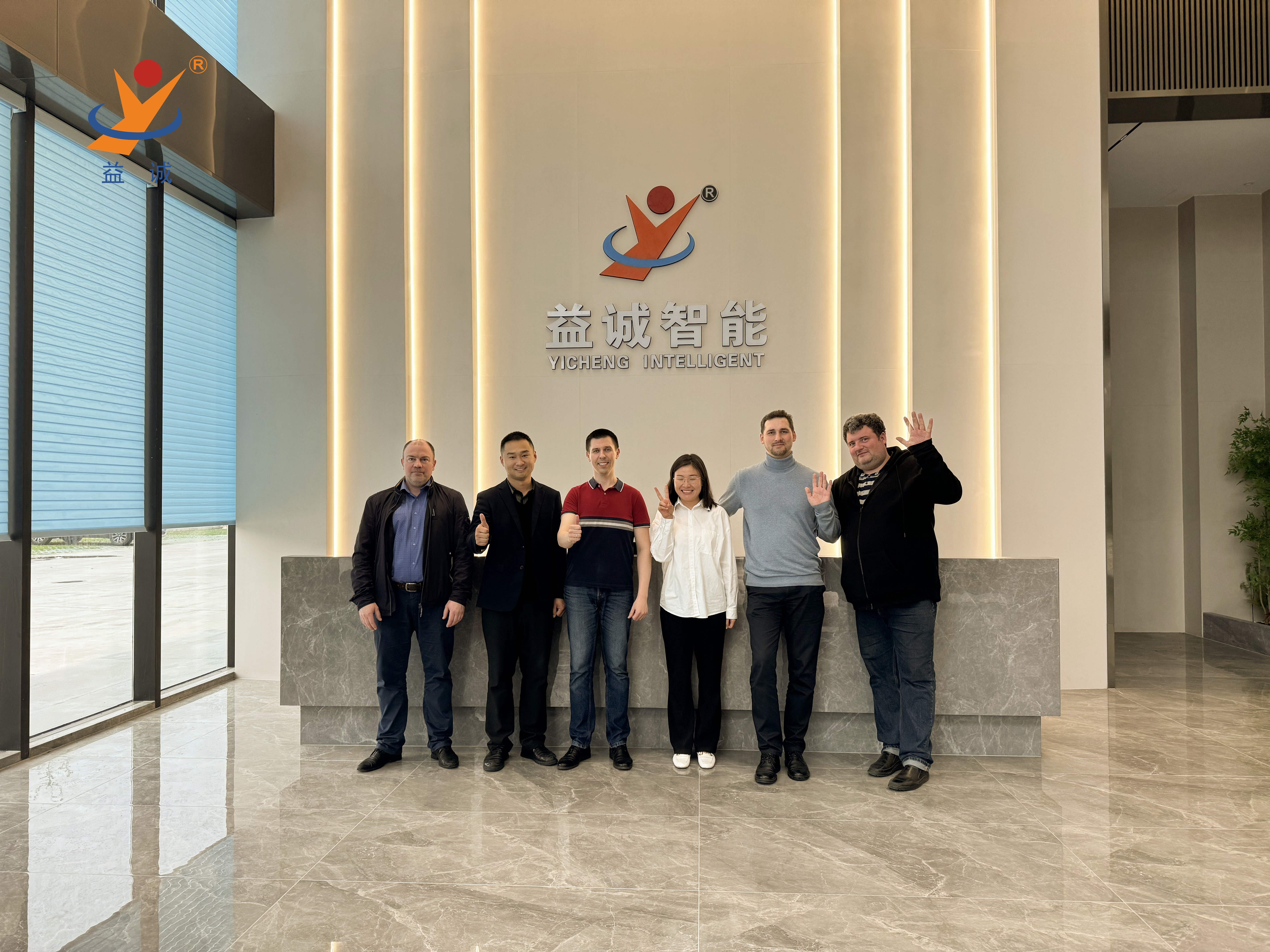 卓越品质 · 深获认可 | 俄罗斯客户莅临浙江益诚智能科技园现场验收设备！